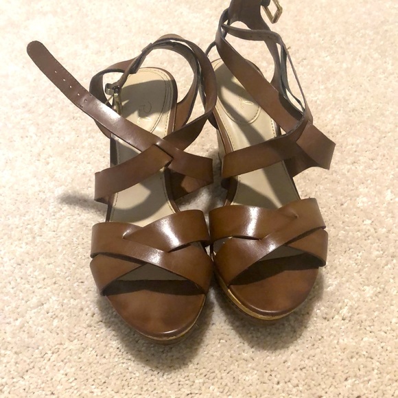 Wedge - Picture 2 of 3